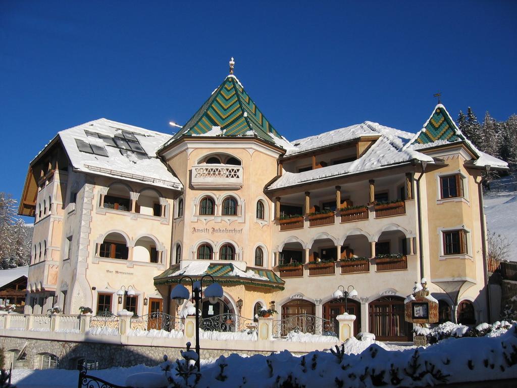 Hotel Ansitz Jakoberhof Urtijëi Buitenkant foto