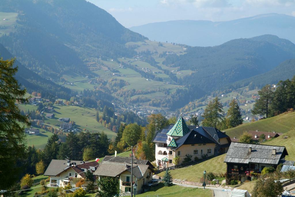 Hotel Ansitz Jakoberhof Urtijëi Buitenkant foto