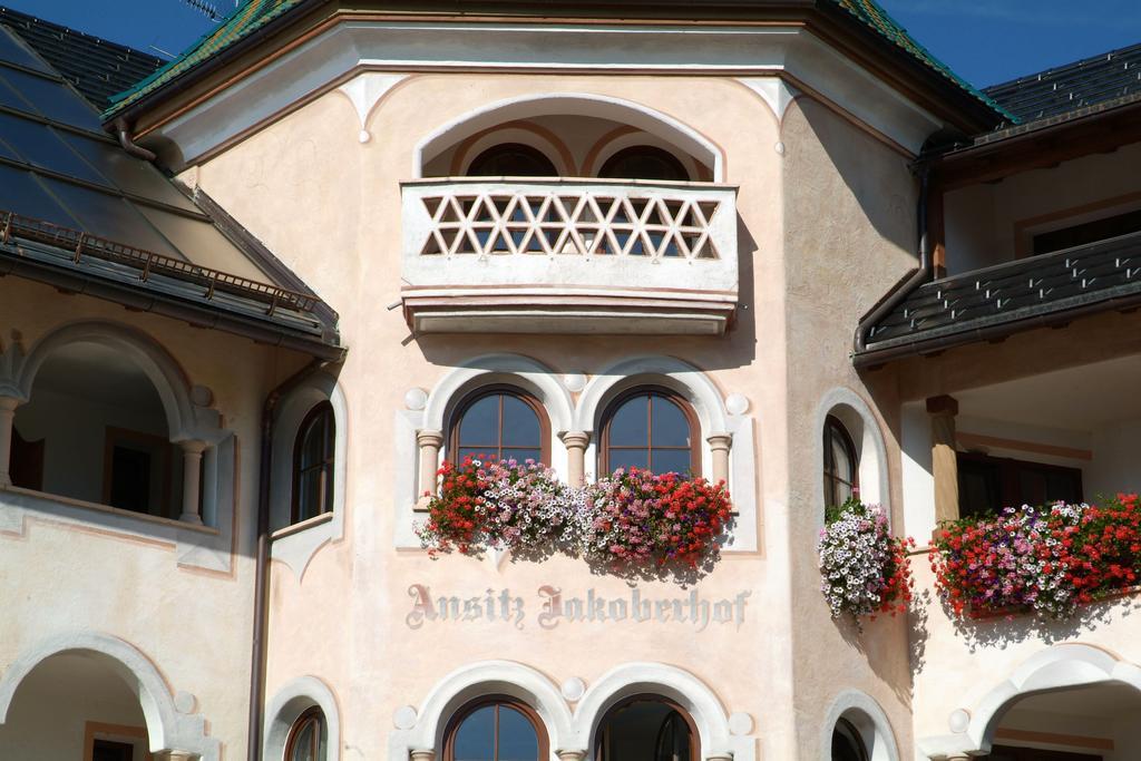 Hotel Ansitz Jakoberhof Urtijëi Buitenkant foto