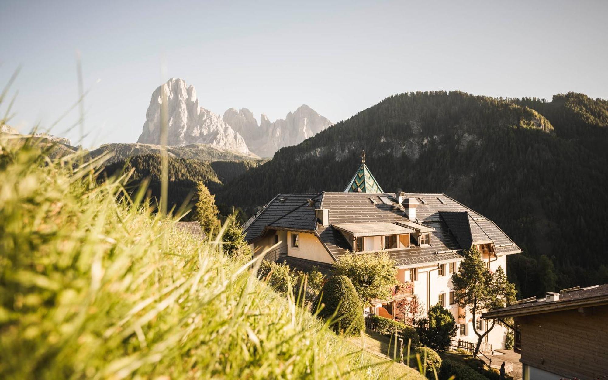 Hotel Ansitz Jakoberhof Urtijëi Buitenkant foto