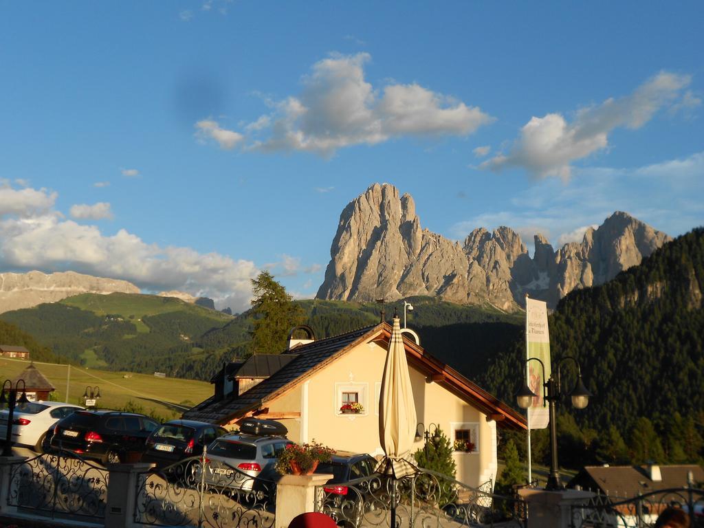 Hotel Ansitz Jakoberhof Urtijëi Buitenkant foto