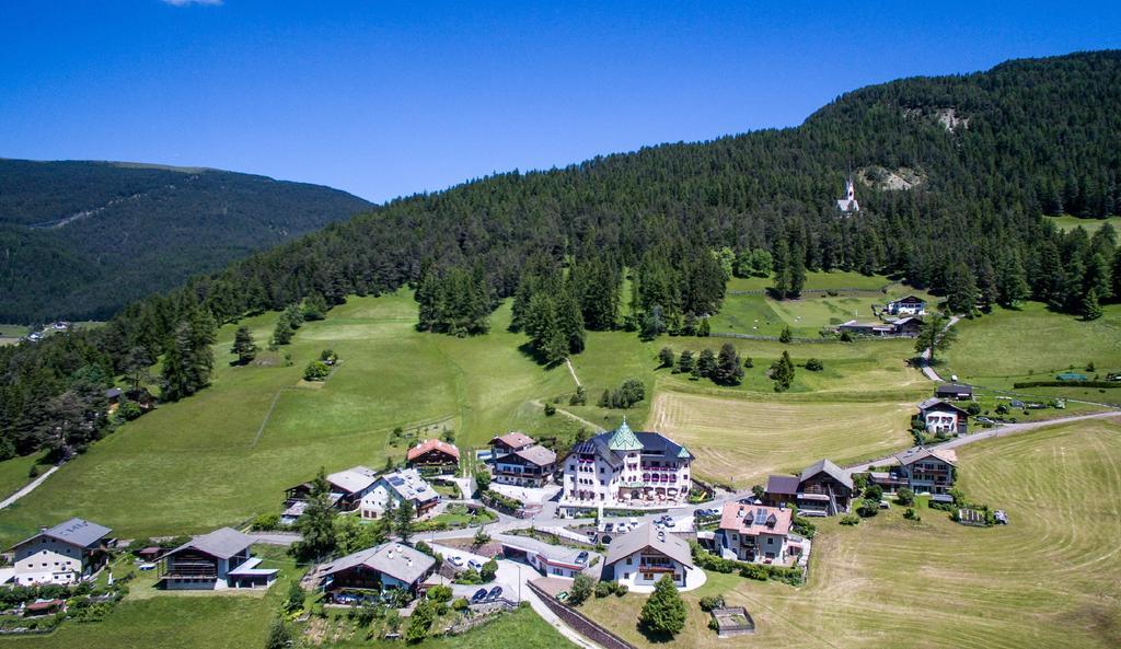 Hotel Ansitz Jakoberhof Urtijëi Buitenkant foto